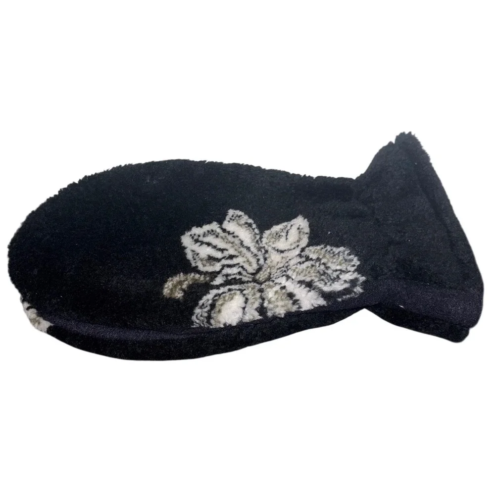 Nanuk | Medium | Black Fleece Mittens | Floral Pattern Mitts | Made‎ in Canada